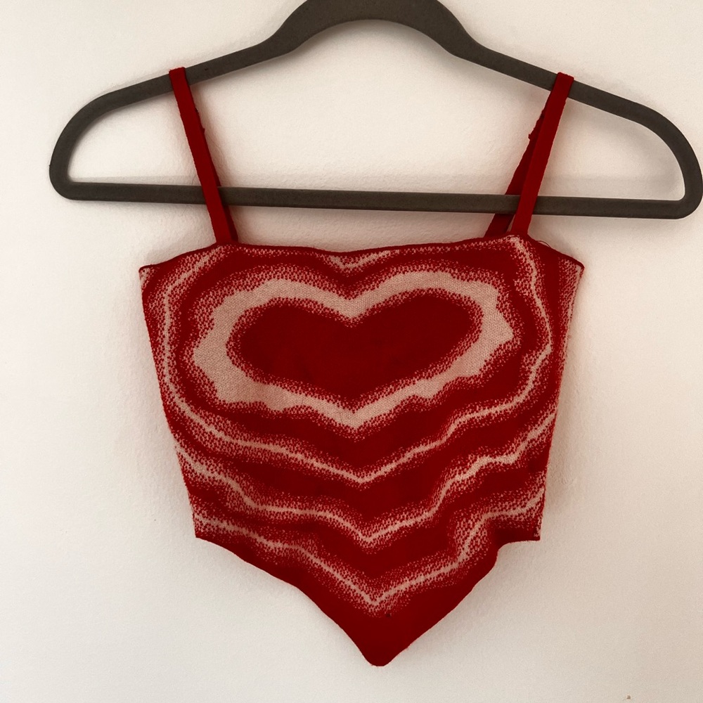 Red heart crop tank